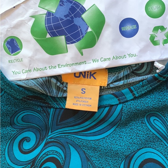 TOP AND CAPRIS ELASTIC WAIST LIKE NEW SIZE SMALL - Picture 5 of 5